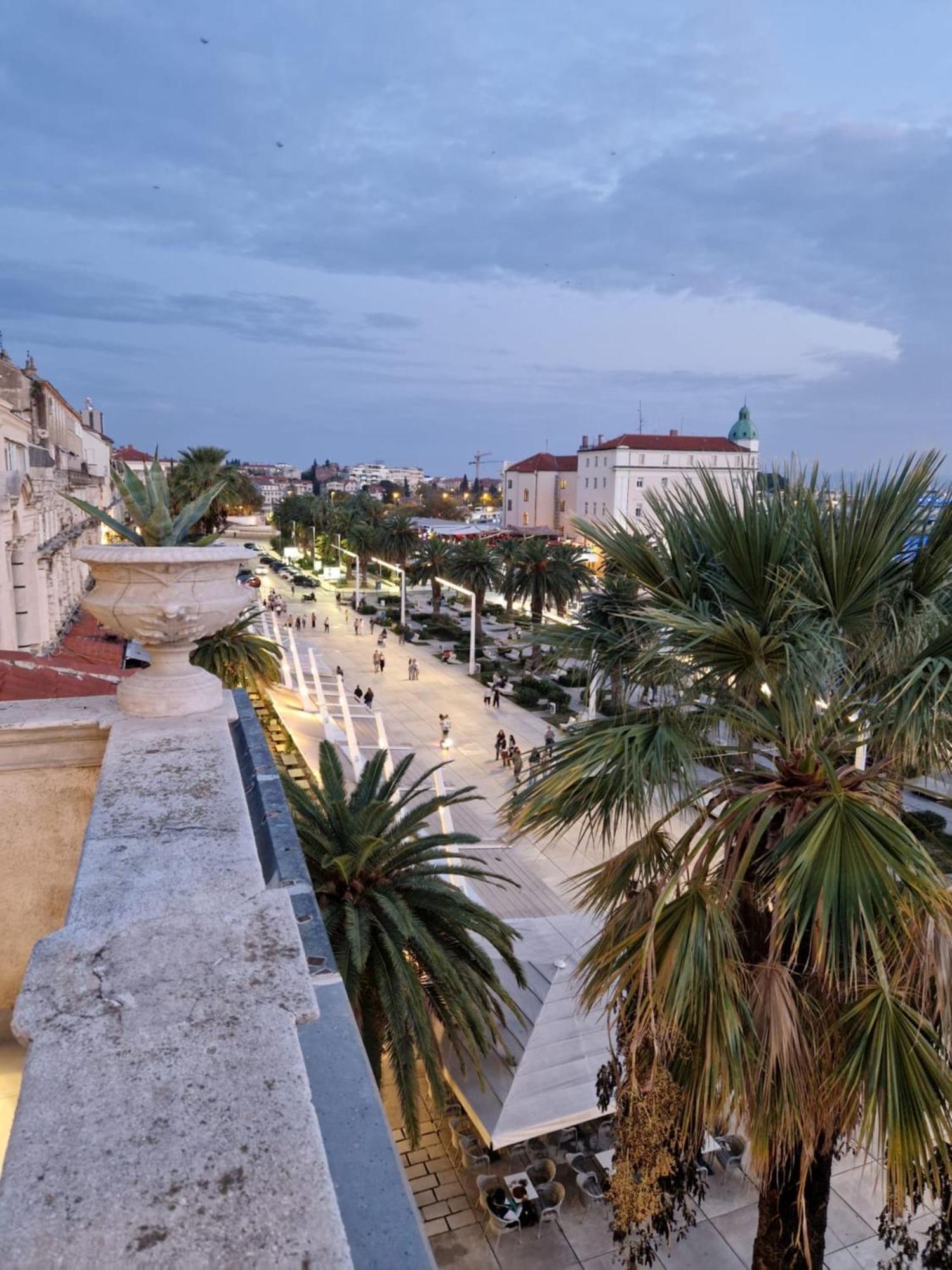 Riva Luxury Suites Split Exterior photo