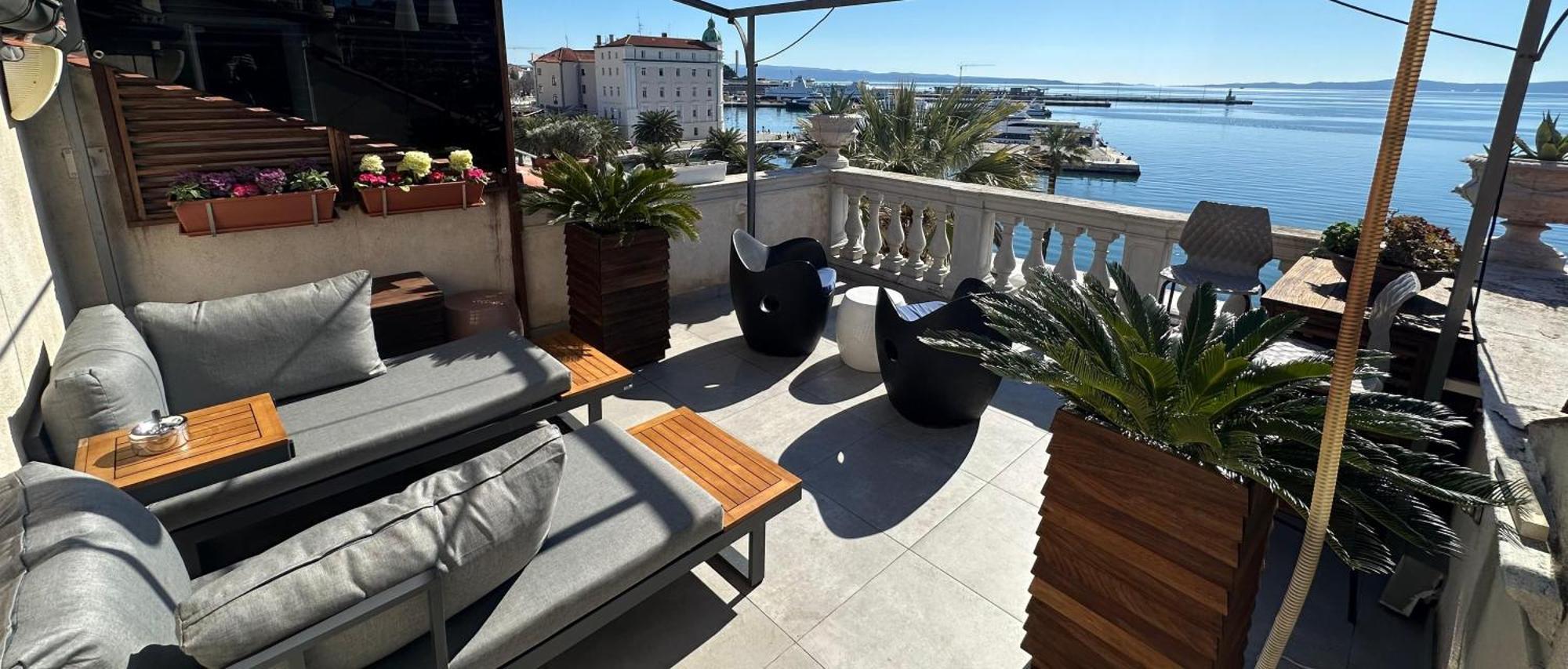 Riva Luxury Suites Split Exterior photo