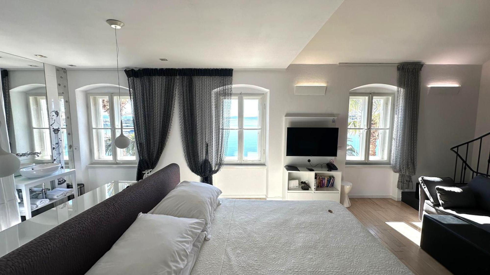 Riva Luxury Suites Split Exterior photo