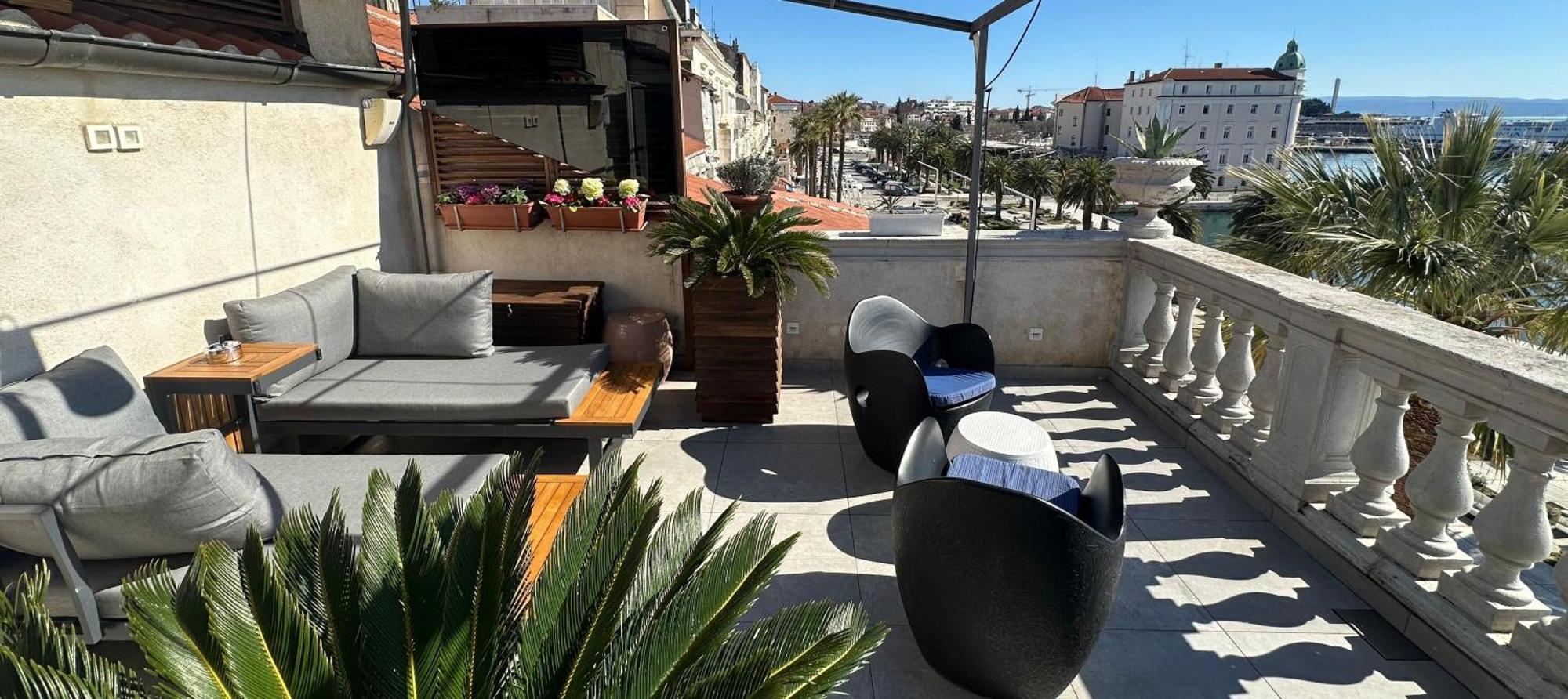 Riva Luxury Suites Split Exterior photo