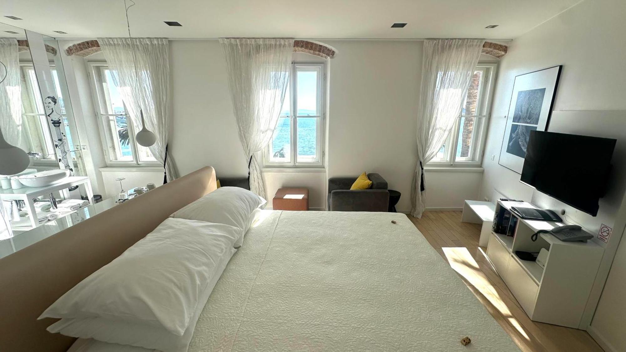 Riva Luxury Suites Split Exterior photo