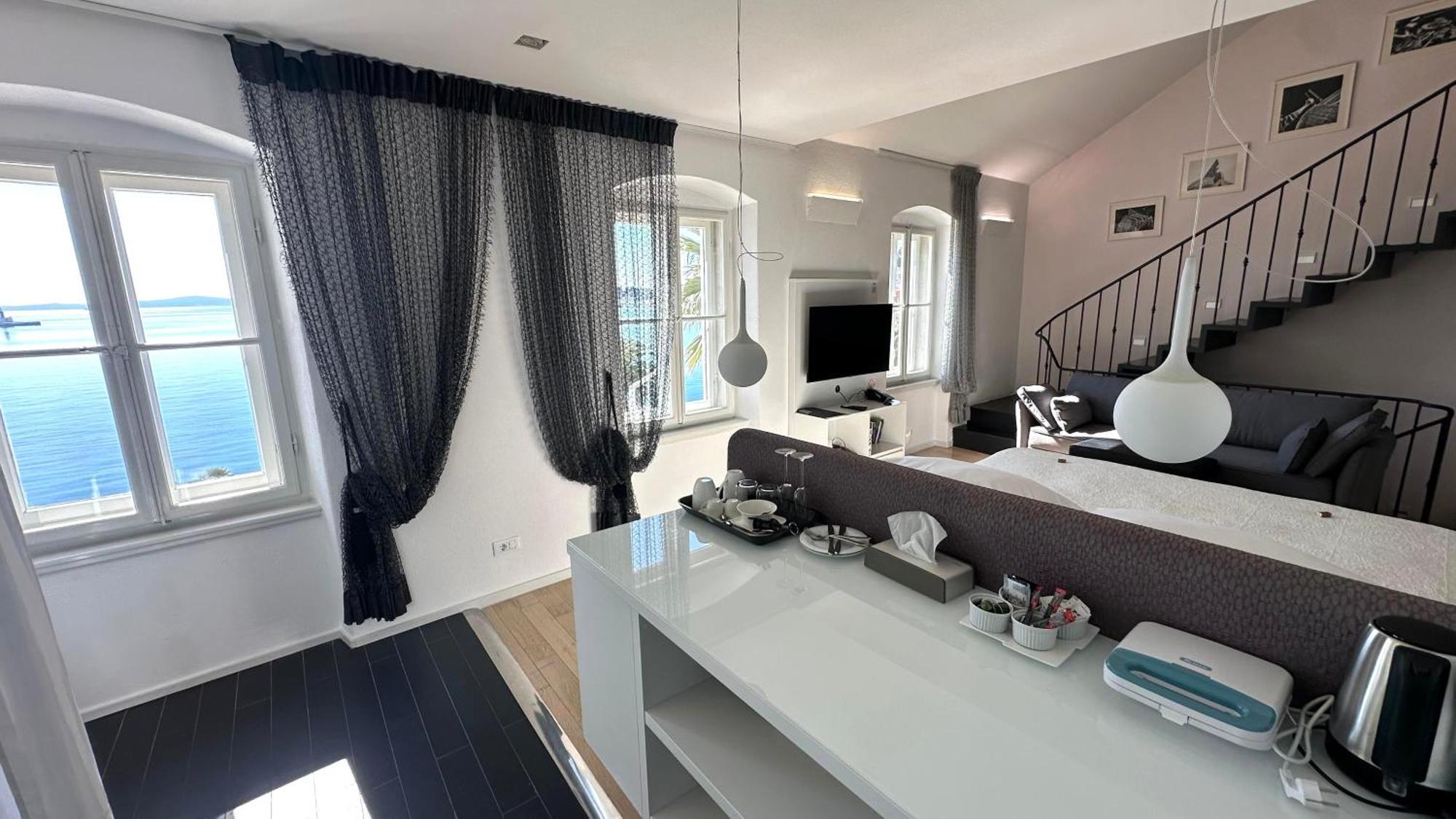 Riva Luxury Suites Split Exterior photo