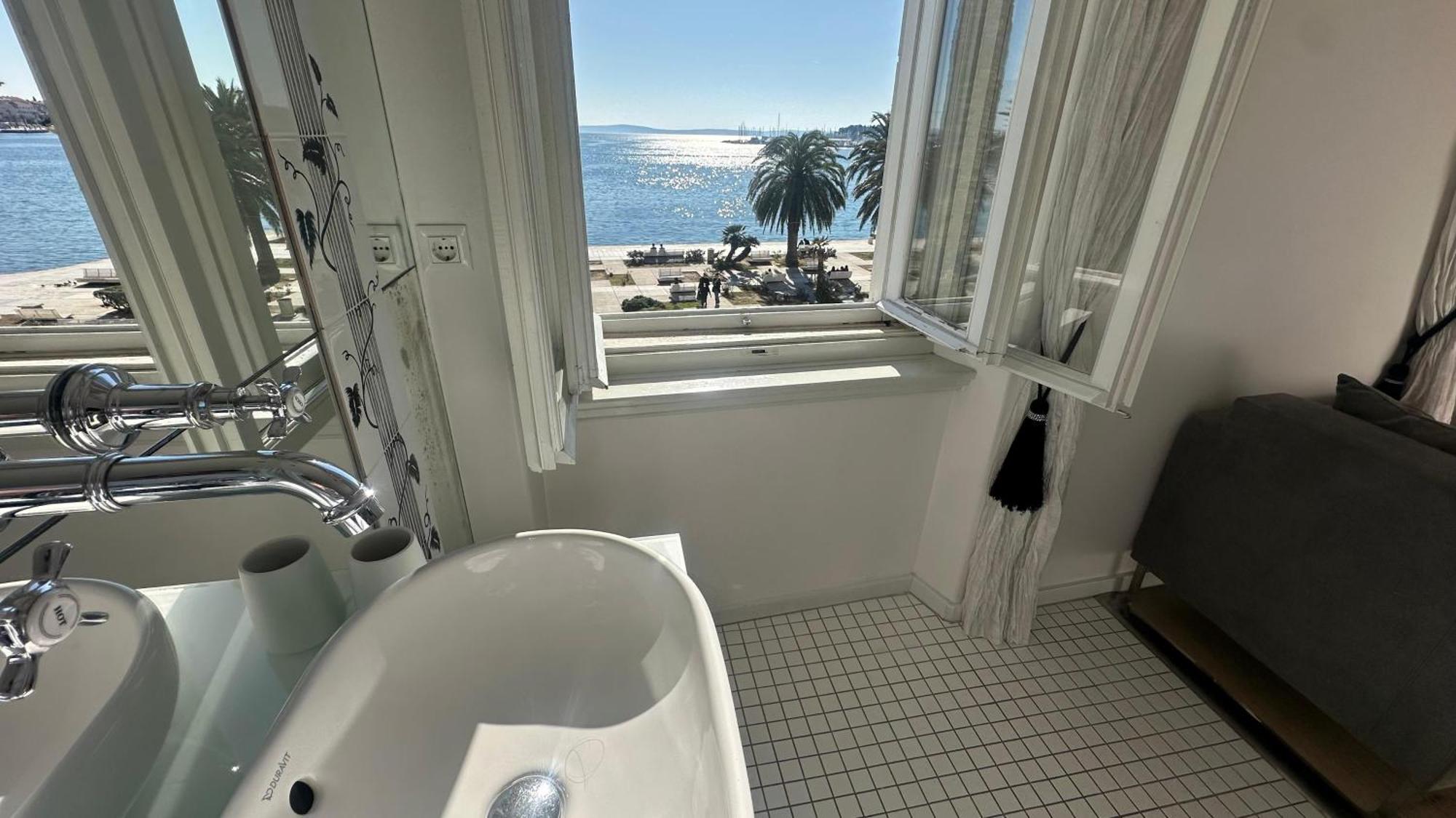 Riva Luxury Suites Split Exterior photo