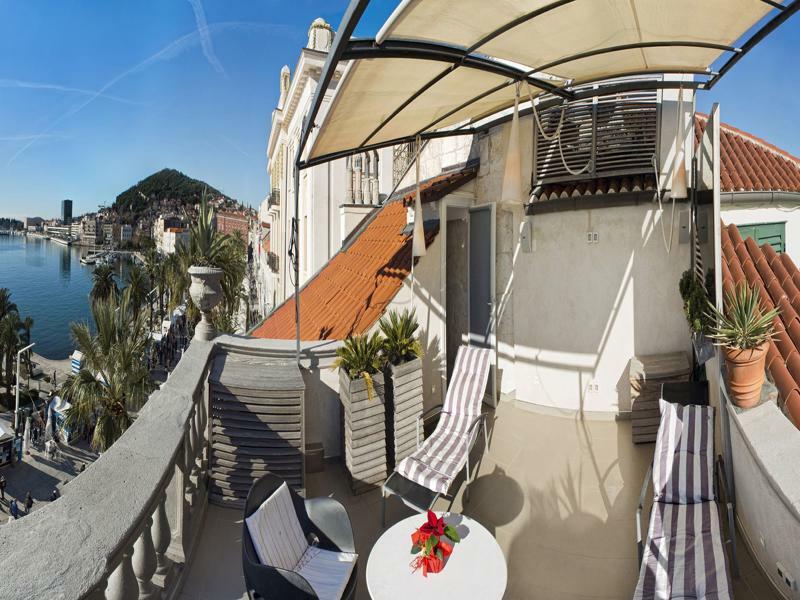 Riva Luxury Suites Split Exterior photo