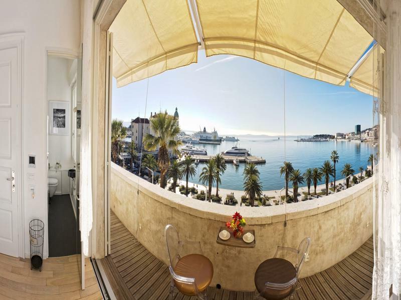 Riva Luxury Suites Split Exterior photo